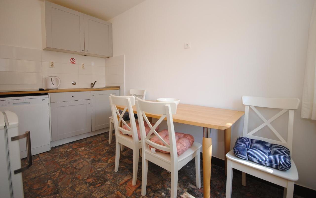 Rooms Dilk วิส ภายนอก รูปภาพ